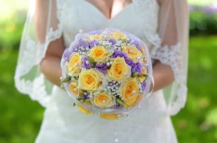Braut mit gelbem Brautstrauß Hochzeitsfotograf PB Studios aus Achim